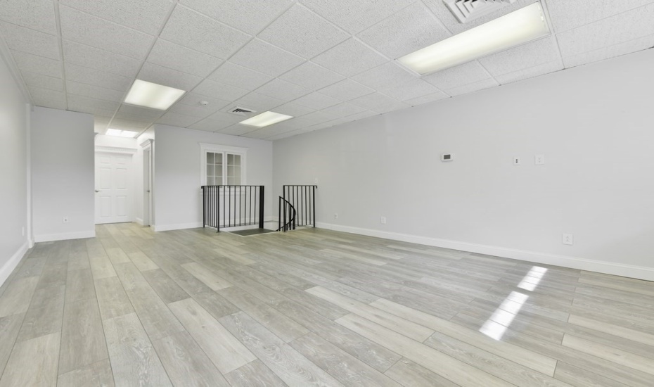 27 Glen St., Stoughton, Massachusetts 02072, ,Commercial Sale,FOR SALE / LEASE,Glen St.,73183064